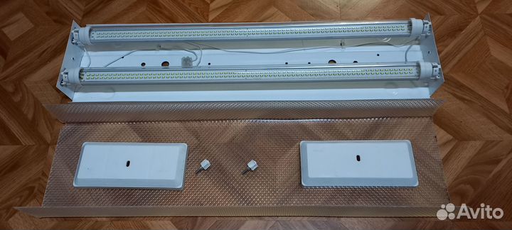 Светильник в корпусе с 2 лед лампами по 10 вт