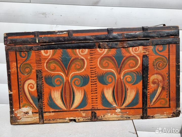 Сундук старинный росписной