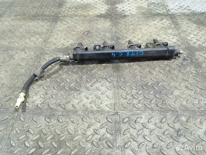 Рейка топливная (рампа) с форсунками (Citroen C4)