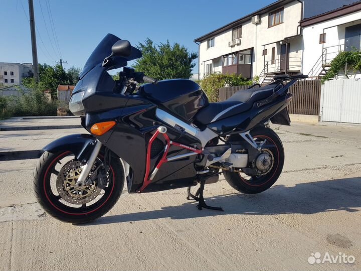 Хонда vfr 800