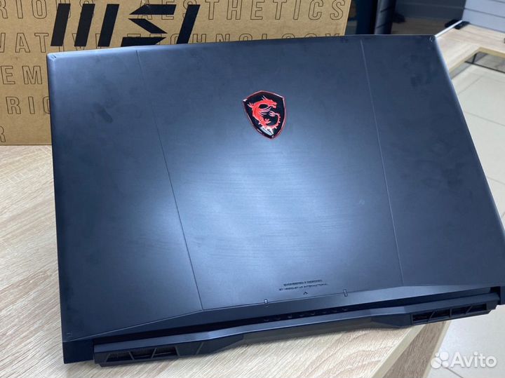 Игровой ноутбук MSI Katana 17 B12V