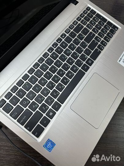 Ноутбук asus