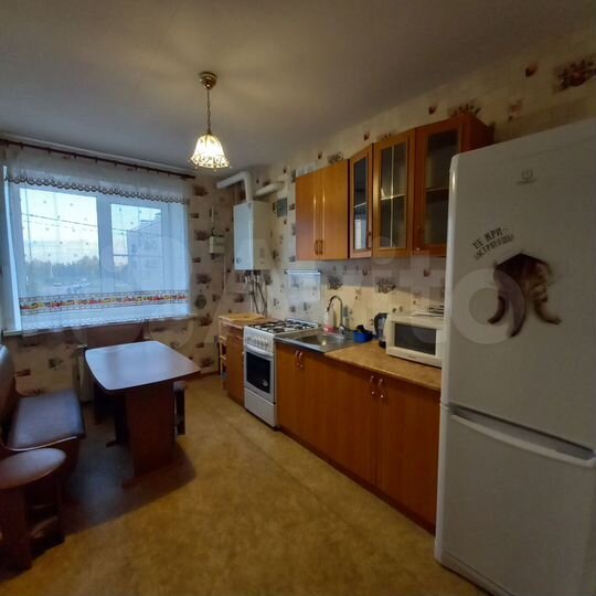 2-к. квартира, 60 м², 1/3 эт.