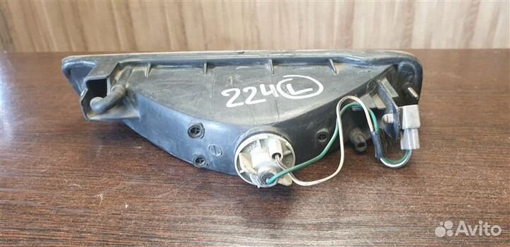 Поворотник передний левый Toyota Land Cruiser