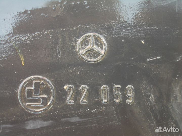 Фонарь задний правый Мерседес W -116