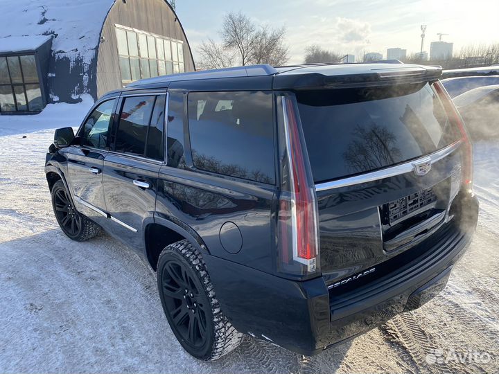 Cadillac Escalade 6.2 AT, 2018, битый, 65 000 км