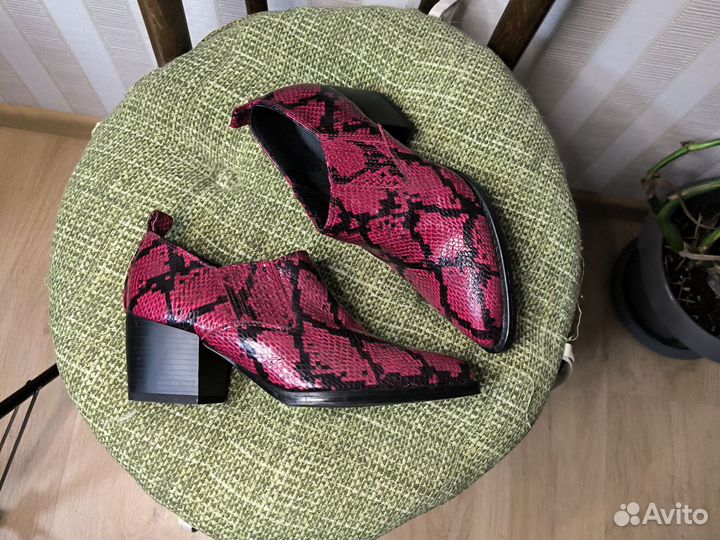 Казаки женские 36 размер змеиный принт