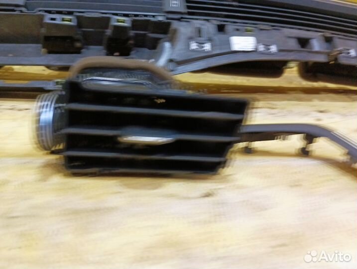 Дефлектор воздушный Audi A4 B9 2015 Ауди а 4