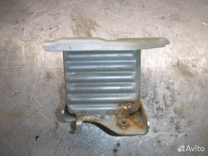 Кронштейн усилителя бампера задний левый