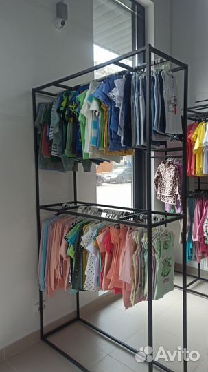 Торговое оборудование для магазина одежды
