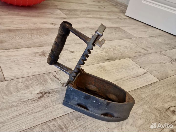Старый утюг на углях Винтаж СССР