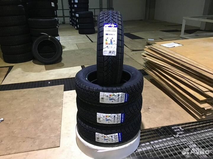 Windforce Snowblazer 215/60 R17 96H