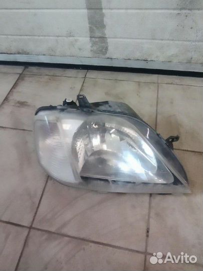 Фара передняя правая renault logan1