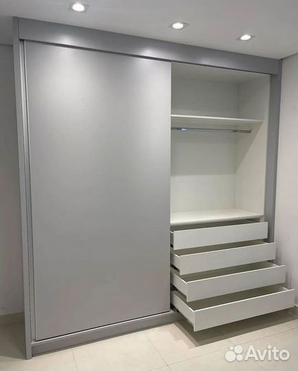 Шкаф купе зеркальный