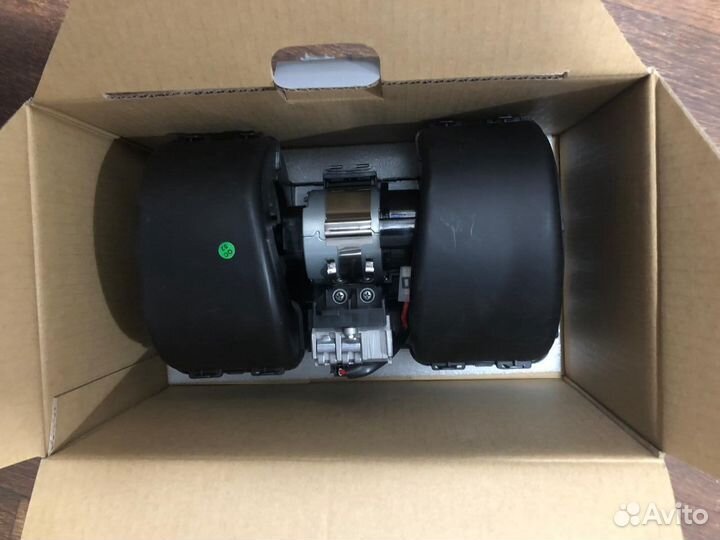 Электродвигатель отопителя 382053 (24V MAN 18.430)