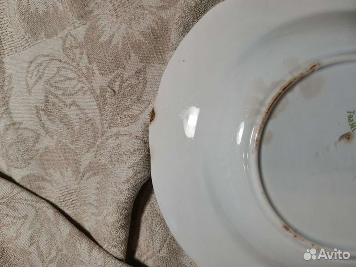 Тарелка Т-ва М. С. Кузнецова