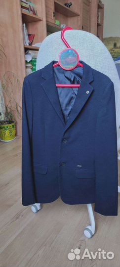 Школьный темно-синий пиджак рост 158