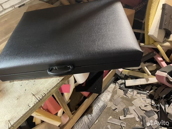 Кушетка стрл на стальных ножках