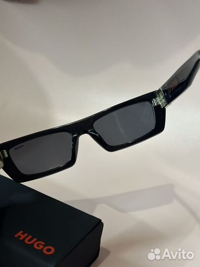 Очки новые Hugo