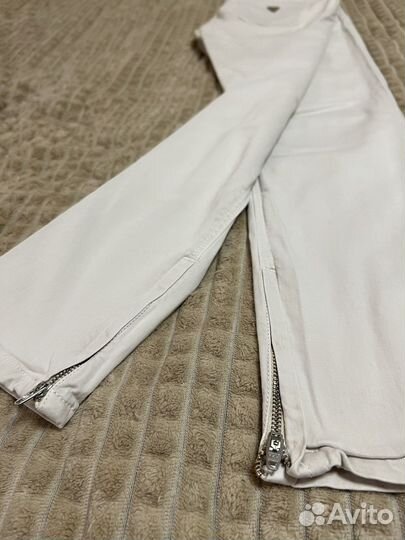 Джинсы guess