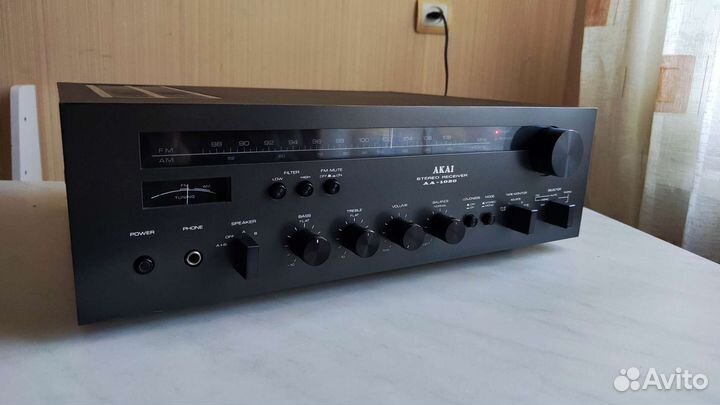 Стерео ресивер Akai AA 1020 в отл. сост. 220 Вольт