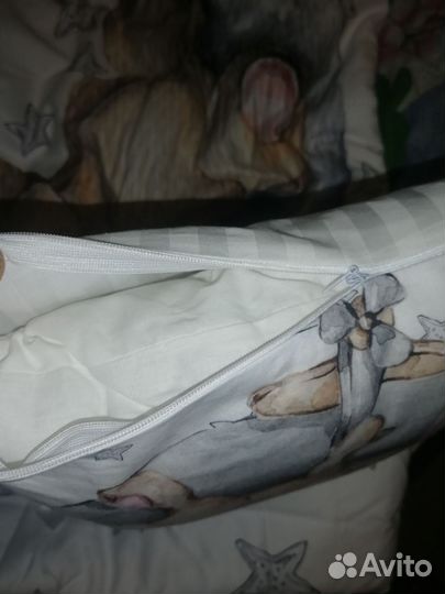 Набор в кроватку, подушки и одеяло