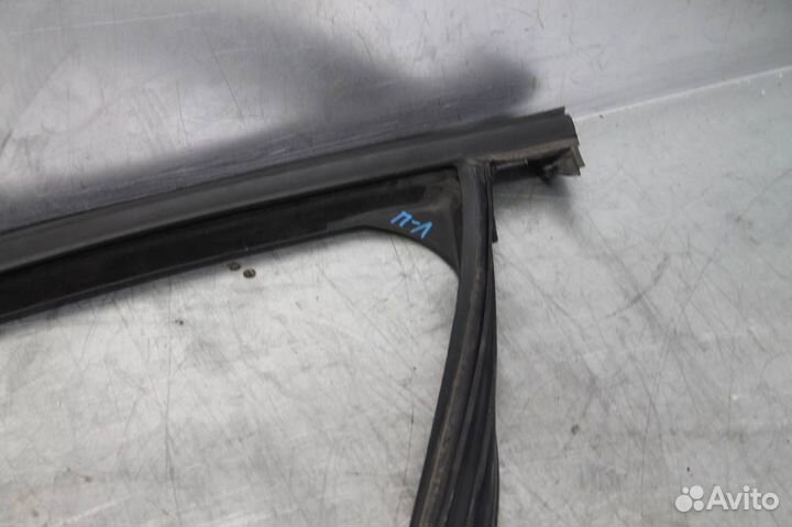 Уплотнитель стекла двери передней левой Chevrolet