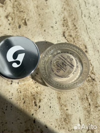 Консилер Glossier