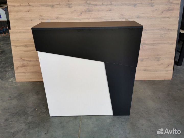 Стойка ресепшн