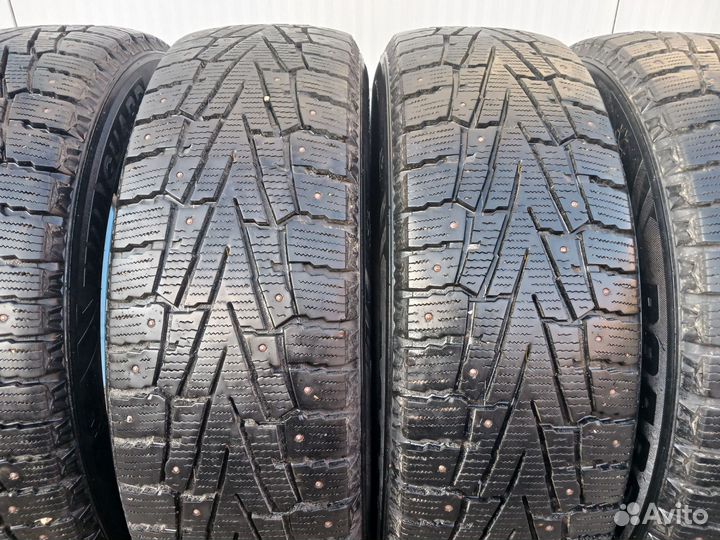 Roadstone Winguard WinSpike SUV 225/65 R17