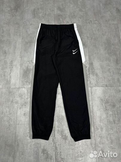 Спортивные штаны Nike swoosh