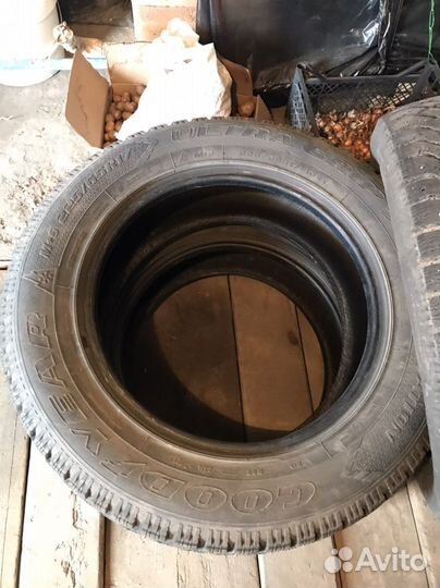 Goodyear UltraGrip Winter 225/65 R17