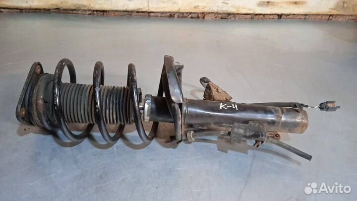 Стойка амортизатора передняя левая Mazda 3 BK 2004