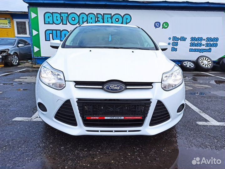 Обшивка багажника левая Ford Focus 3 BM51A46809AB3