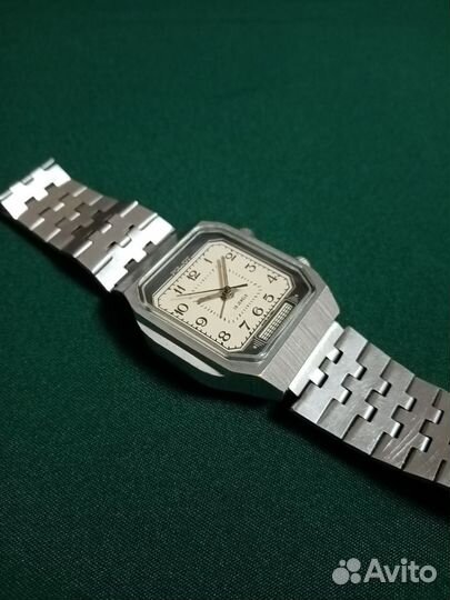 Часы полёт С будильником СССР