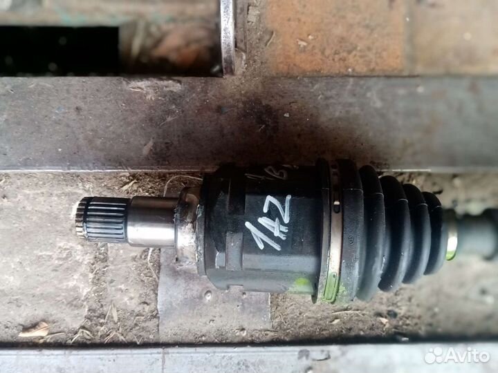 Привод левый Toyota avensis 250 2 литра