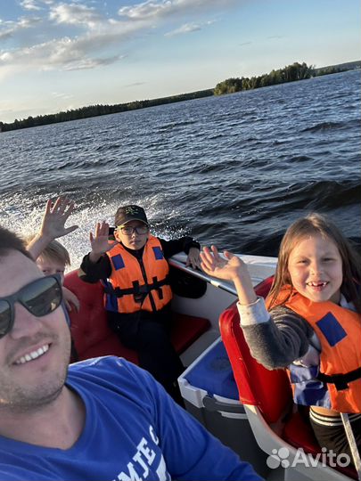 Катание на катере Чебоксары