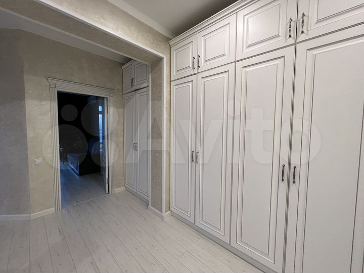 2-к. квартира, 70 м², 10/15 эт.