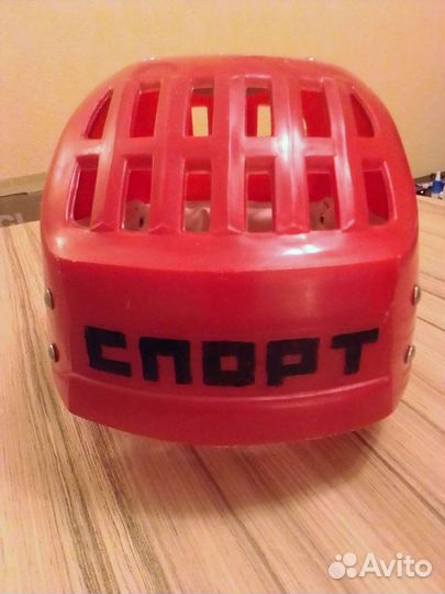 Хоккейный шлем