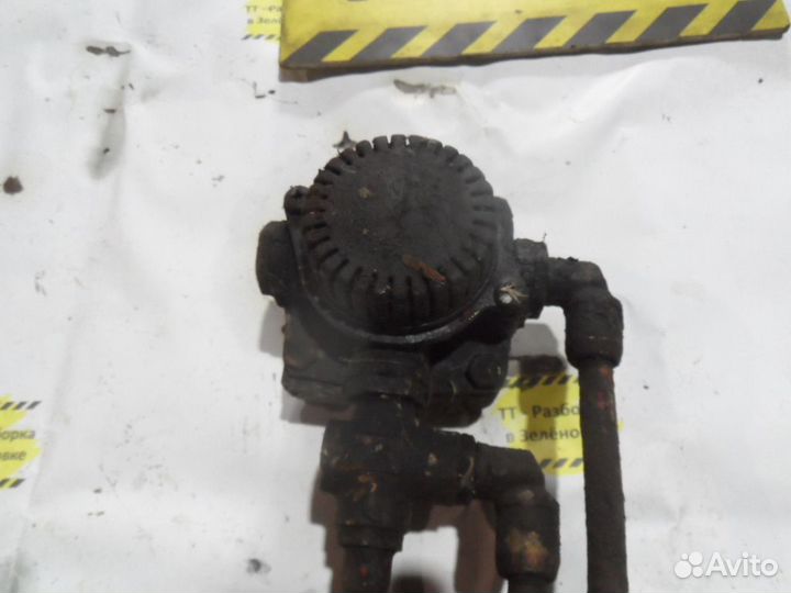 Кран тормозной iveco 13032314