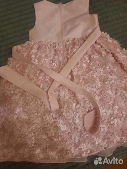 Платья праздничные