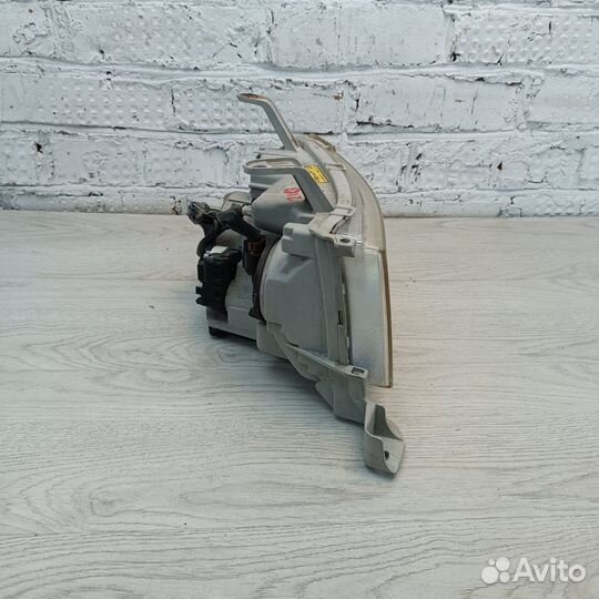 Фара передняя левая Toyota Bb NCP31 2005