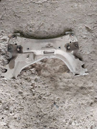 Подрамник рено меган 2