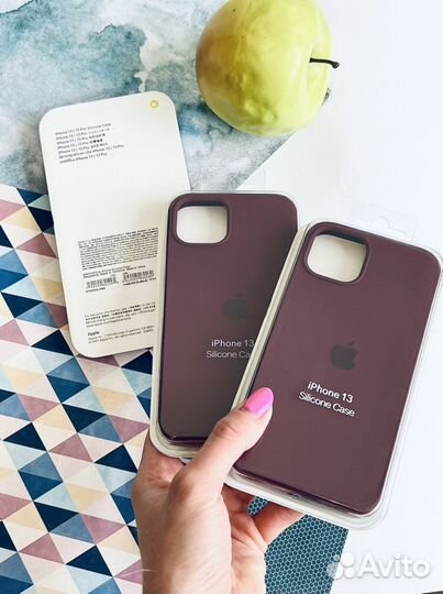 Чехол на iPhone 13