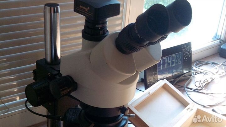 Стереомикроскоп тринокулярный