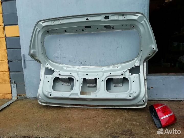 Крышка багажника kia sportage 3 (б/у) оригинал