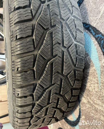 Kormoran Snow 215/50 R17 95V