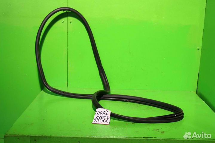 Уплотнитель nissan bluebird EU14 задний левый