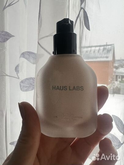 Тональный крем Haus labs