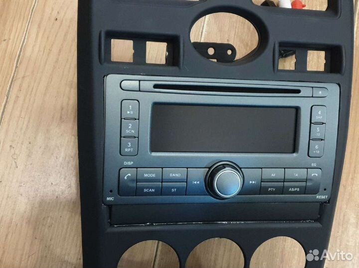 Штатный магнитофон - диск, USB, Блютуз (2 din)